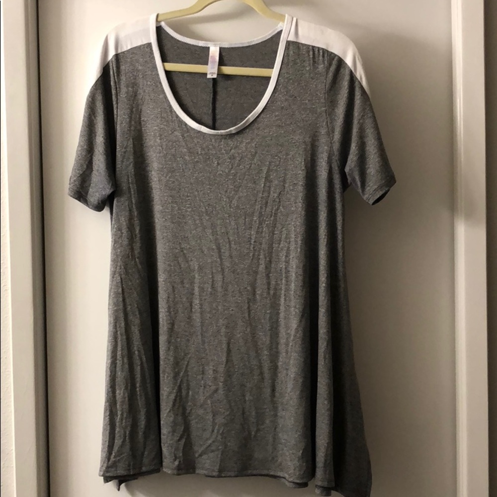 LuLaRoe LIKE NEW Medium Perfect T